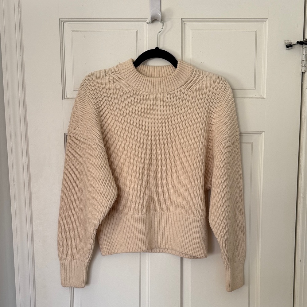Everlane Women's Cream Crew Neck Sweater
